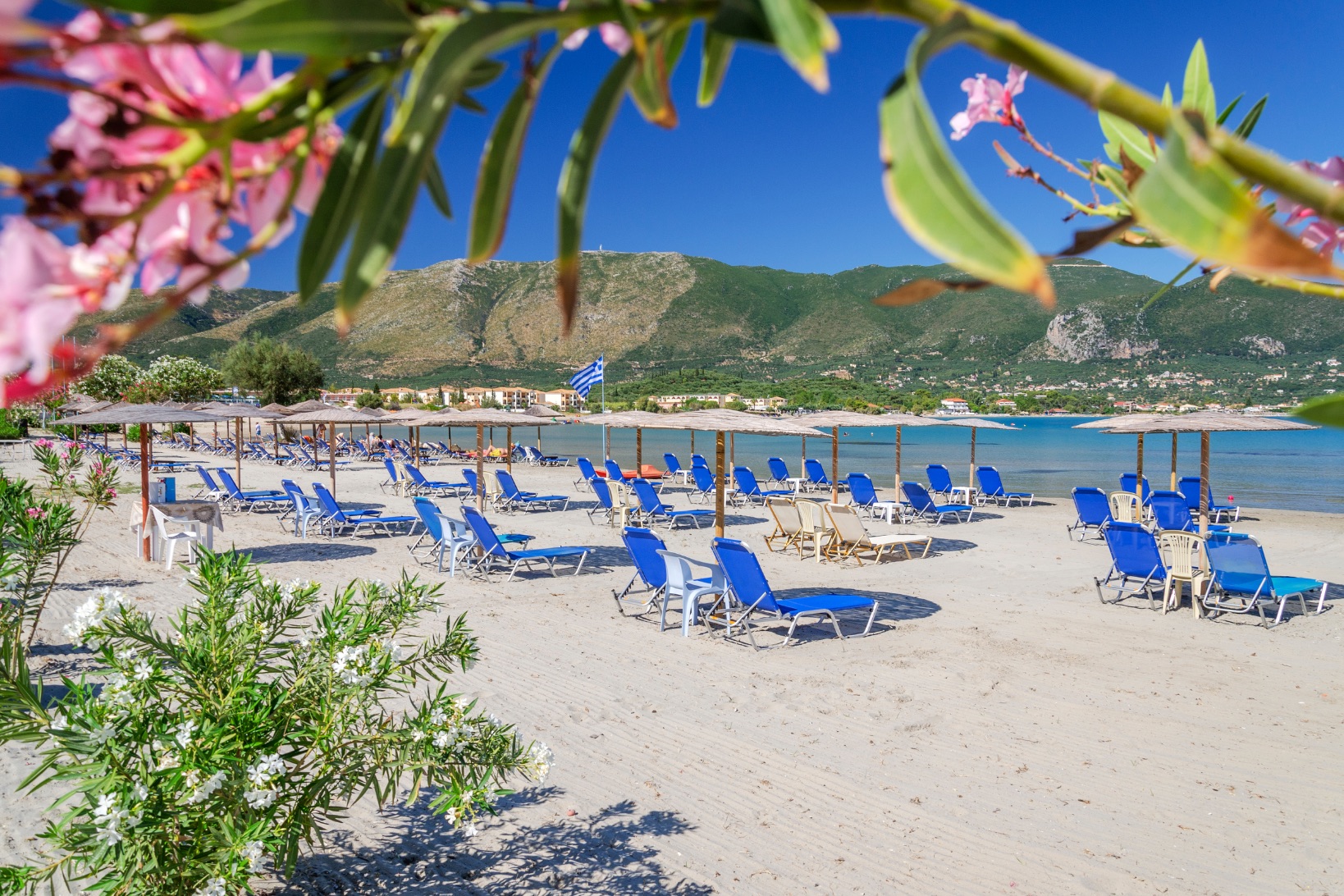 Zájezd na Zakynthos z Prahy na týden do dobře hodnoceného hotelu s plnou penzí za 13 490 Kč!