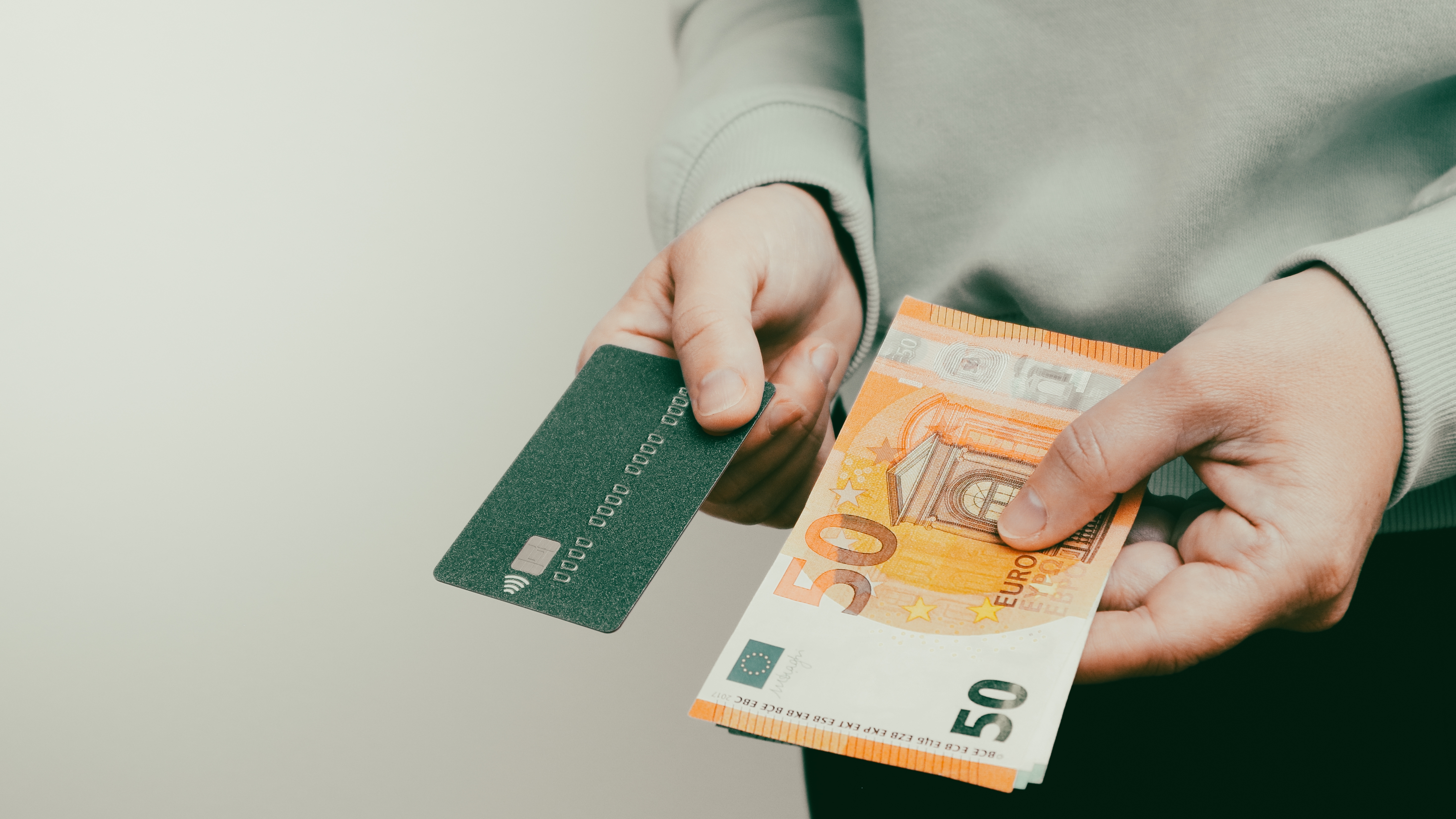 Nikdy nenoste všechny peníze a karty pohromadě