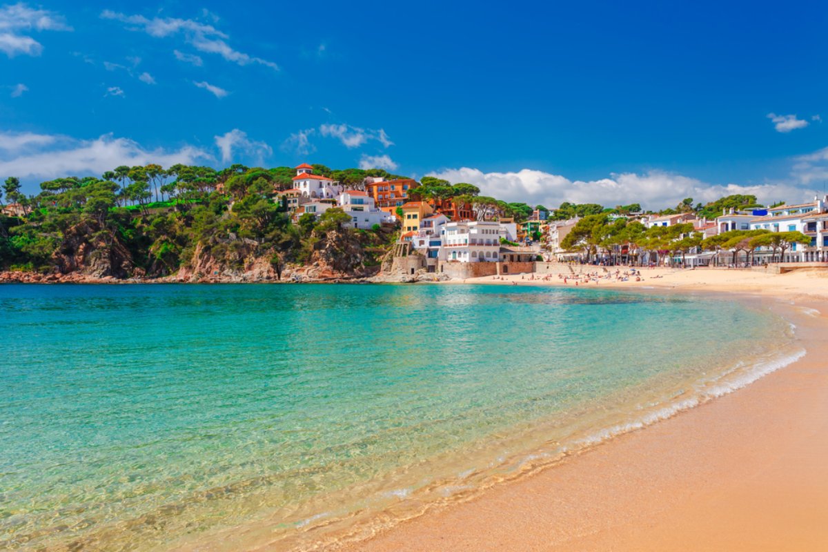 Zájezd do Španělska (Costa Brava) z Prahy na týden do dobře hodnoceného 4* hotelu s polopenzí za 9 490 Kč!