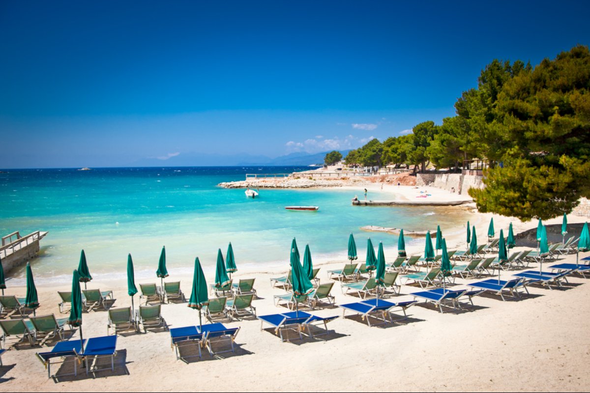 Zájezd do Albánie z Brna na týden do skvěle hodnoceného 4* hotelu s ALL INCLUSIVE za 8 990 Kč!