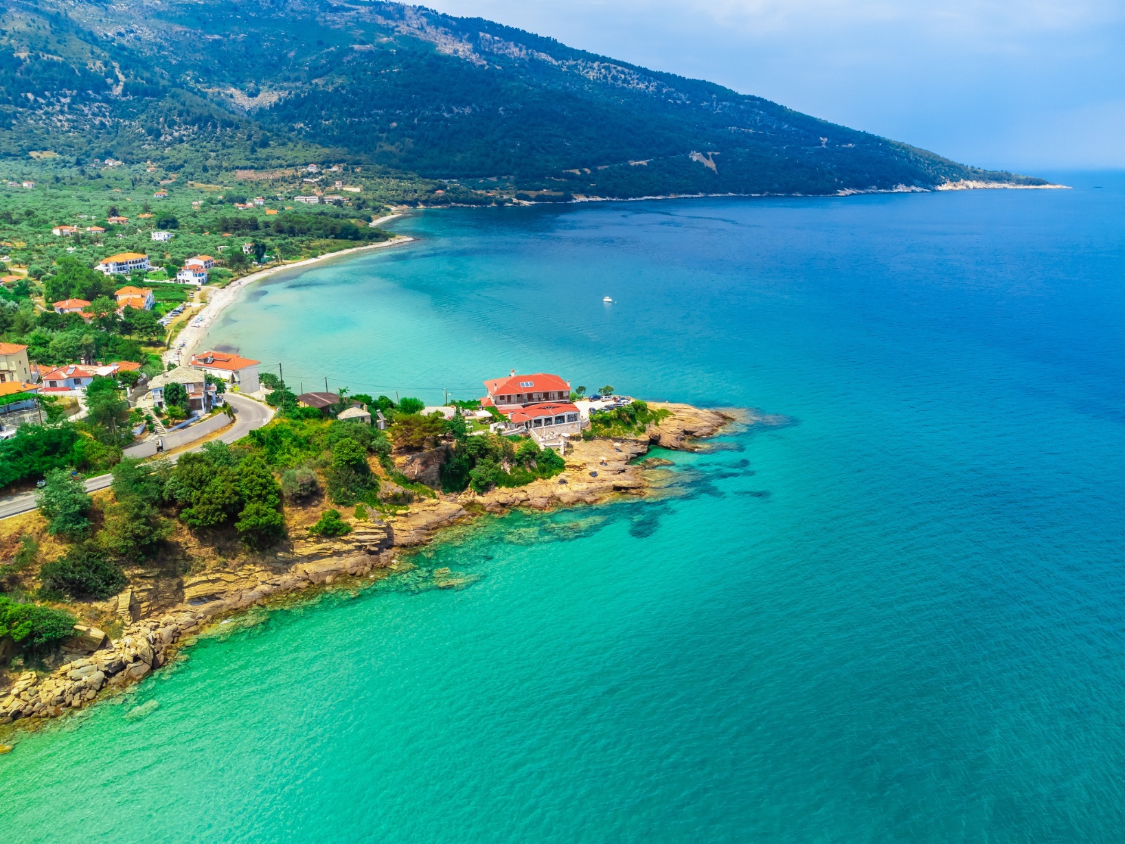 Zájezd na Thassos z Prahy na týden do skvěle hodnoceného hotelu s polopenzí za 11 990 Kč!