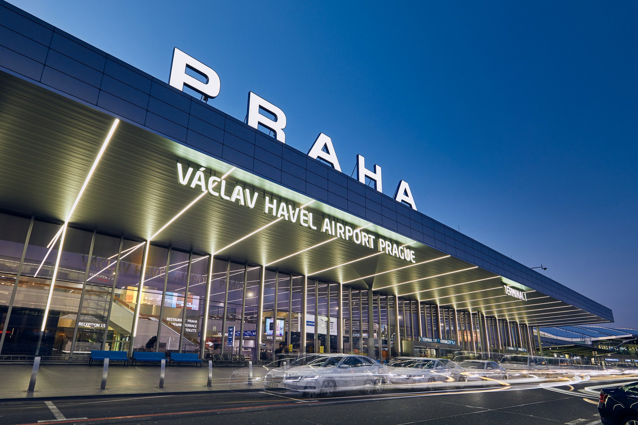 Letiště Praha: jak se tam dostat a kde zaparkovat nejlevněji