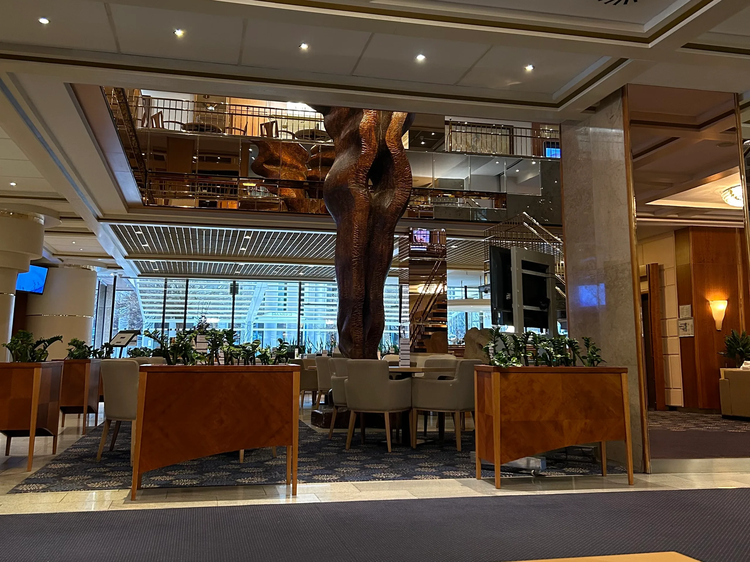 Posezení ve foyer hotelu