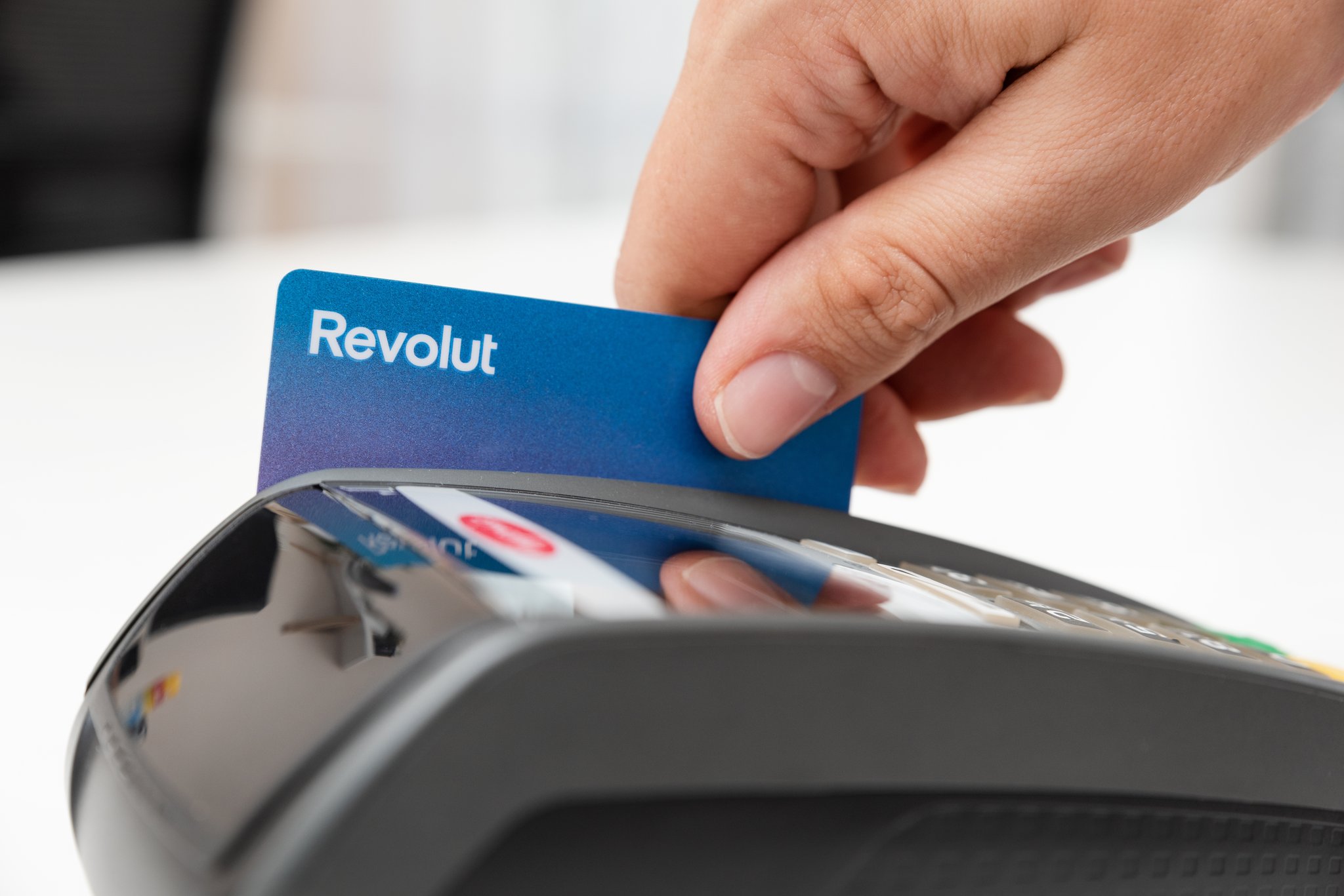 Revolut, Wise nebo tradiční banka? Srovnání pro cestovatele
